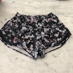 Lululemon shorts 10